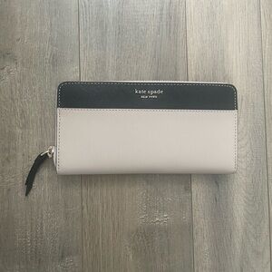 Beautiful Kate Spade Madison Cream/Tan & Black Colorblock Wallet NWT